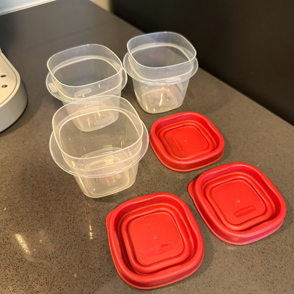 Rubbermaid Easy Find Lids Food Storage Containers 0.5 Cup, Racer Red 6-Piece Set
